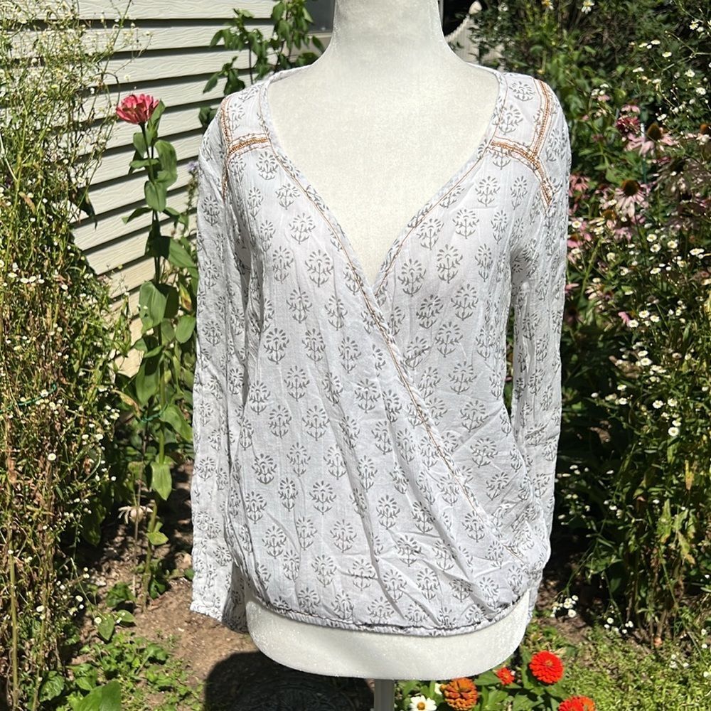 Love Stitch White Boho Long Sleeve Faux Wrap Blouse Women’s Size Small